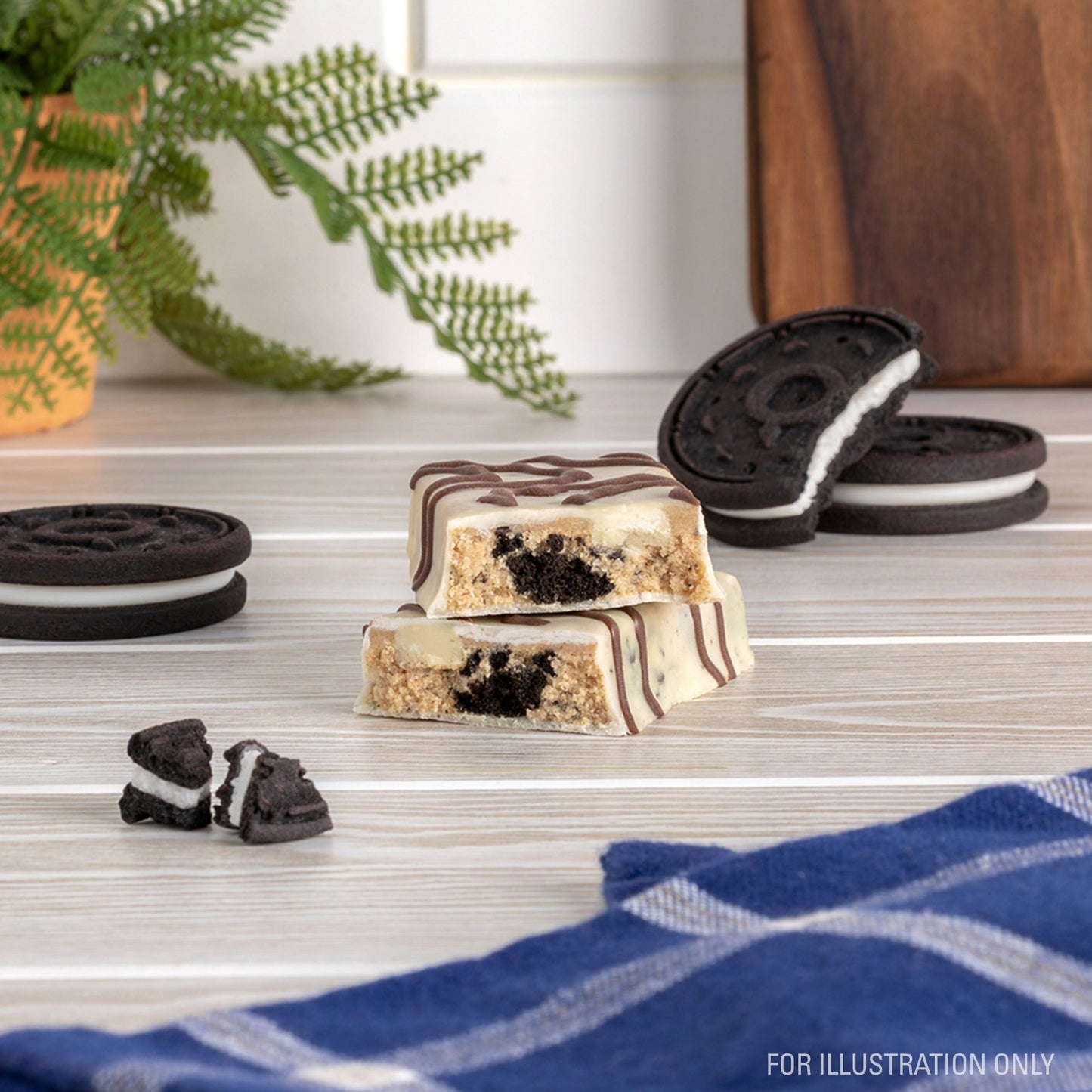 dipped-cookies-and-cream-protein-bars-j8 15807_QN_USA_ProteinBar_CAC_InterimAssetUpdate_Digital-Dipped-ProductCarouselSet_Tabletop1.jpg